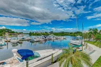 RAMADA SARASOTA CONDO HOTEL#407 Waterfront Balcony, King Bed,  Pool, Kitchenette