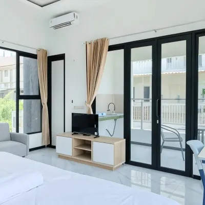 Urbanview Golden Barbie Near Jawa Timur Park 2 Hotels near Batu Night Spectacular