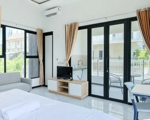 Urbanview Golden Barbie Near Jawa Timur Park 2 Hotels in Batu