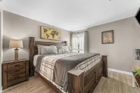 Walk-in Pointe Royale Condo - Golf Course Pond View - Pools, Hot Tub & Clubhouse - 民泊