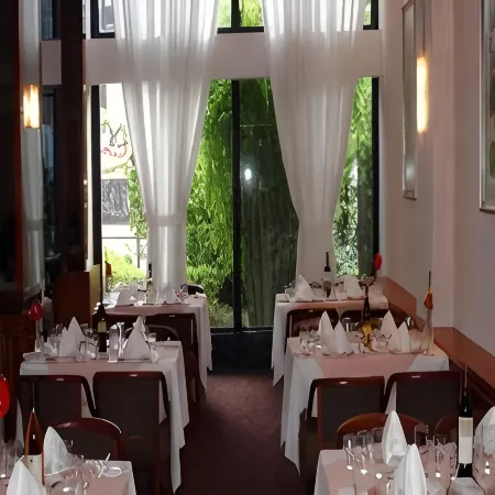 Alta Reggia Plaza Hotel