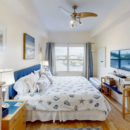 4th Floor spacious 2 BR, 2 BA w/ spectacular views of Boca Ciega Bay