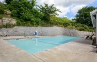 Abi's Place, No Stairs! Central Location!  Stylish!  3 BDRM 2 BA, Pool Available - 4つ星