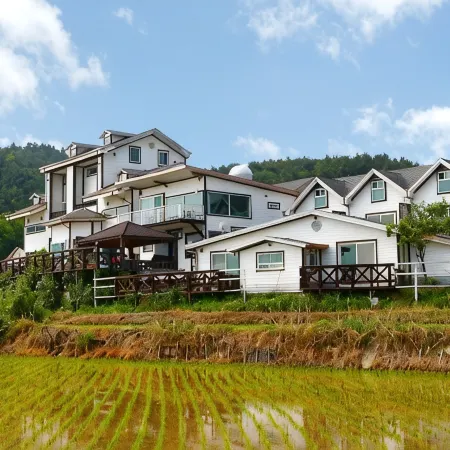 Aquamarine Pension