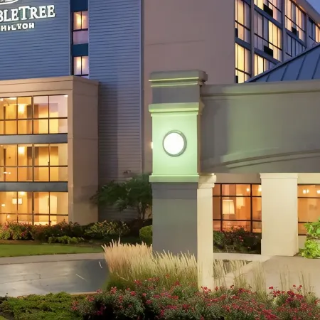 DoubleTree by Hilton Hotel Chicago - Arlington Heights