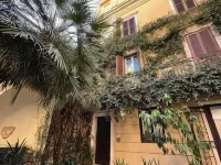 Il Campo Marzio Hotels near تريفي