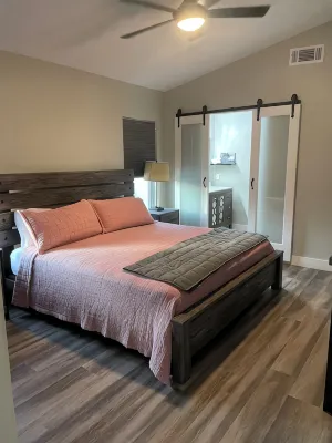 Open floor plan w/private pool! 2mi to Stadium/Shopping/Food - 3-Star