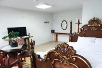 Tongyeong Tongridangil Guesthouse - Pensions