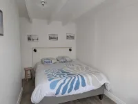 Ty Feunteun - Breton cottage 5 minutes' walk from the beach Hoteles en Porspoder