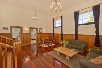 The Orange Lodge - Petone - Wellington - Broadband - Wi-Fi