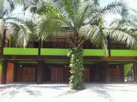 Phuendernthang Resort Hotels in Chaiya