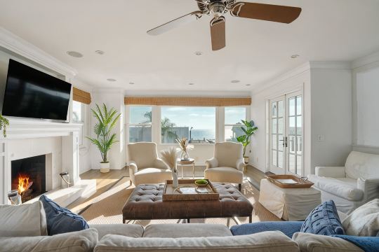 Beachside Retreat | Perfect Location| Free Parking