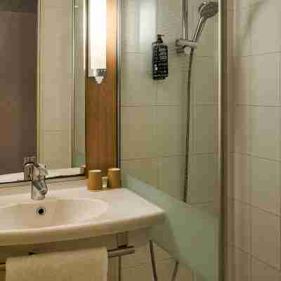 Ibis Paris la Défense Esplanade Rooms