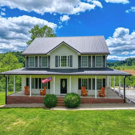 Riverfront home on South Holston River Perfect for Fishing, Hiking, Relaxing