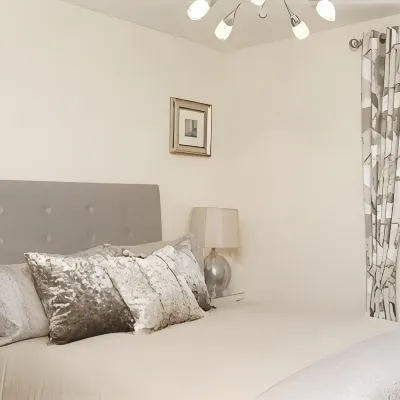 Apple House Guesthouse Heathrow Airport Отели рядом с достопримечательностью «Терминал 2 аэропорта Хитроу»