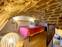 spacius & Charming Historic Apartament in the Heart of Alghero - Holiday Apartments
