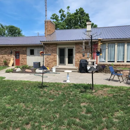 3-bedroom apartment in marvelous Goshen with WiFi, AC