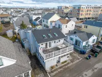 3-bedroom beachy apartment one block from Hampton Beach - Bungalows