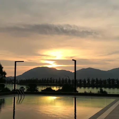 Marina Heights Resort