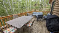 Spacious Mountain Cabin on the Golf Course – Perfect for Families & Groups