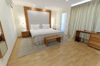 Lagoa Hotel - parking