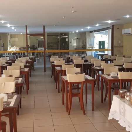 Golden Beach Hotel Отели рядом с достопримечательностью «Пляж Сабиагуаба»