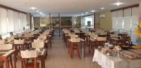 Golden Beach Hotel - Parking