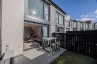 Alpine Junction Townhouse Apartments, Lodge & Hotel - Homestays