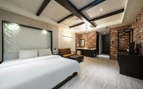 Elga Hotel - parking