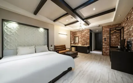 Elga Hotel