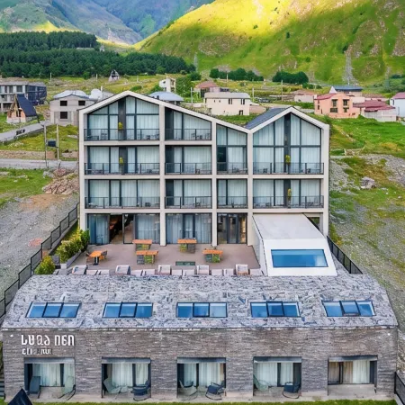 Step Inn - Kazbegi Отели в г. Степанцминда