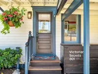 Victorian Secrets 1897 Home - Curious? Eclectic, convenient & ❤️ of wine country Hotels in Newberg