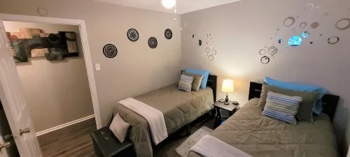 DOG FRIENDLY & REMODELED COZY COTTAGE