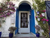 Apartment in villa in residential and quiet area, near the beach, center city and shops., - WiFi