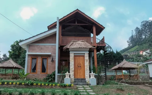 Kampoeng Bali Tawangmangu - Villas