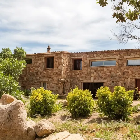 Domaine de Piscia Hotels in Figari