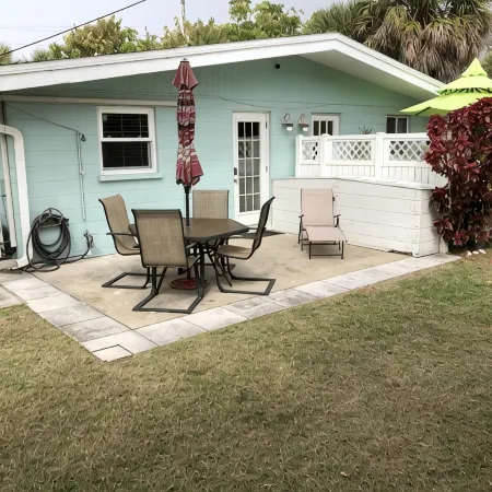 Steps from Siesta Village and the Beach