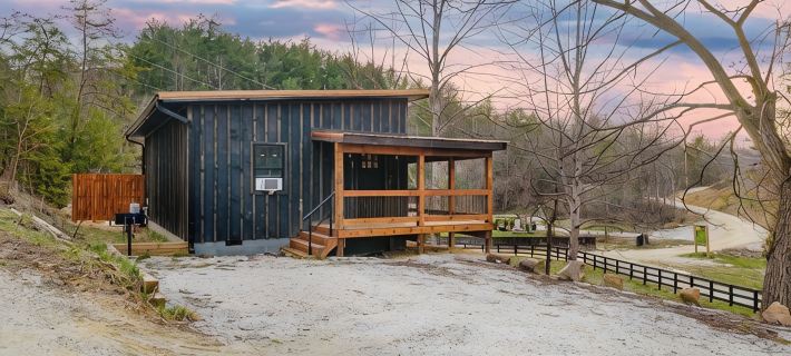 Cozy Hiker’s Retreat with Relaxing Hot Tub. Hôtels à&nbsp;: Comte de Wolfe