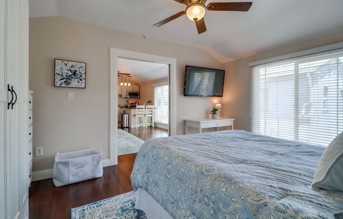 Charming, private, pet friendly cottage close to all that San Diego has to offer