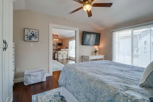 Charming, private, pet friendly cottage close to all that San Diego has to offer