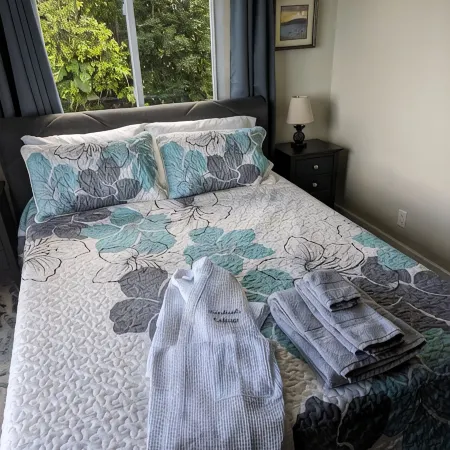 Private cottage, private pool, great views !