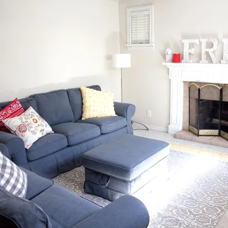 Mayberry in Orem!  Cozy 2BR Apt by Costco! All New Carpet/Paint