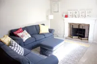 Mayberry in Orem!  Cozy 2BR Apt by Costco! All New Carpet/Paint - Homestays