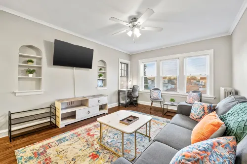 Spacious APT/Comfy Bed/Free Parking/22mins to ORD&MDW - Homestays