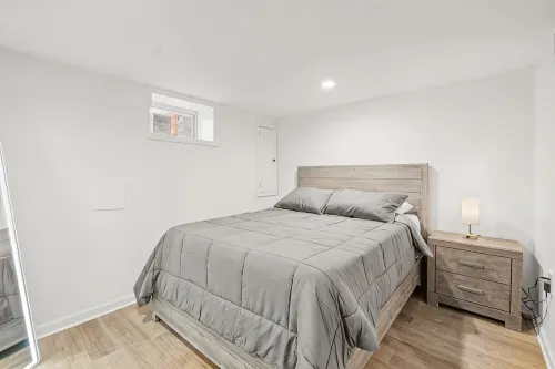 Basement Unit 1-bedroom with AC and WiFi in beautiful Washington - Homestays