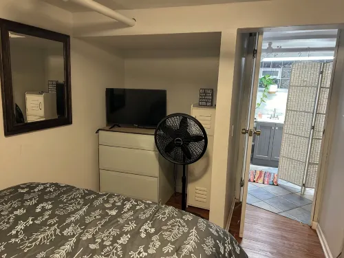 Pet Friendly-Cozy 1-Bedroom Apartment Just 6 Minutes Drive to Morton Arboretum - 무료 와이파이