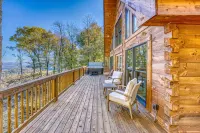 Family Retreat in This Gorgeous Log Cabin Overlooking the Arkansas Grand Canyon! - Hytter