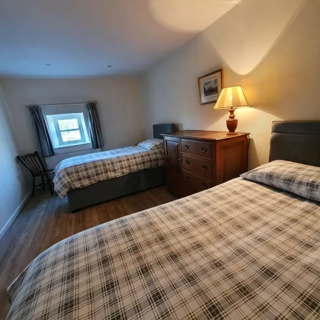Gorgeous farm cottage, full of rural charm yet close to beaches and castles. Hotels in Narberth