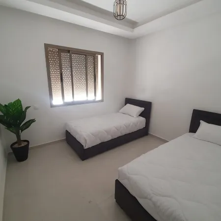 Luxury apartment with sea view, 5 minutes walk from the beach! With air conditioning