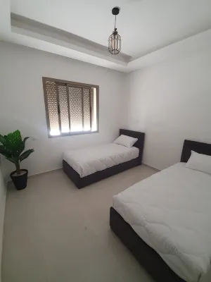 Luxury apartment with sea view, 5 minutes walk from the beach! With air conditioning
